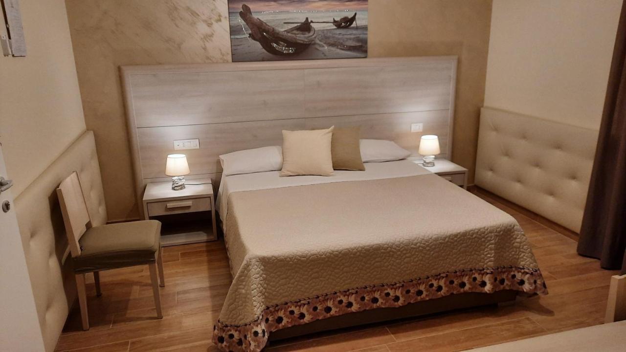 Oasi Perla Del Mare Rooms Aci Castello Exterior photo